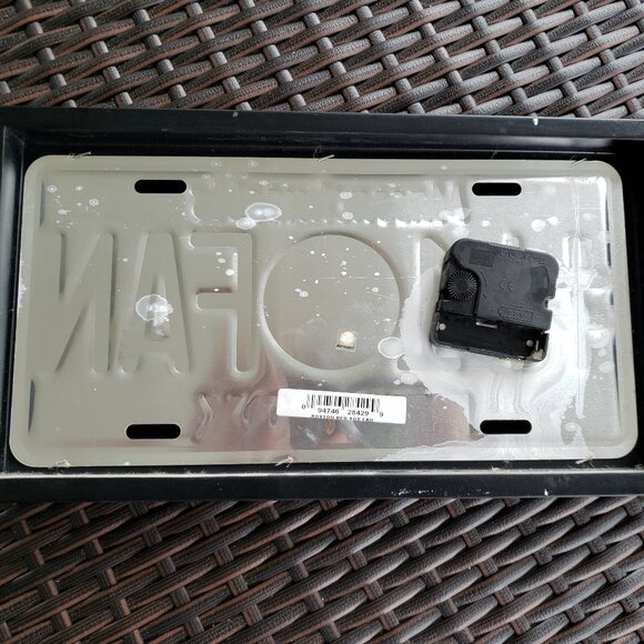 Boston Red Sox clock - Picture 2 of 2